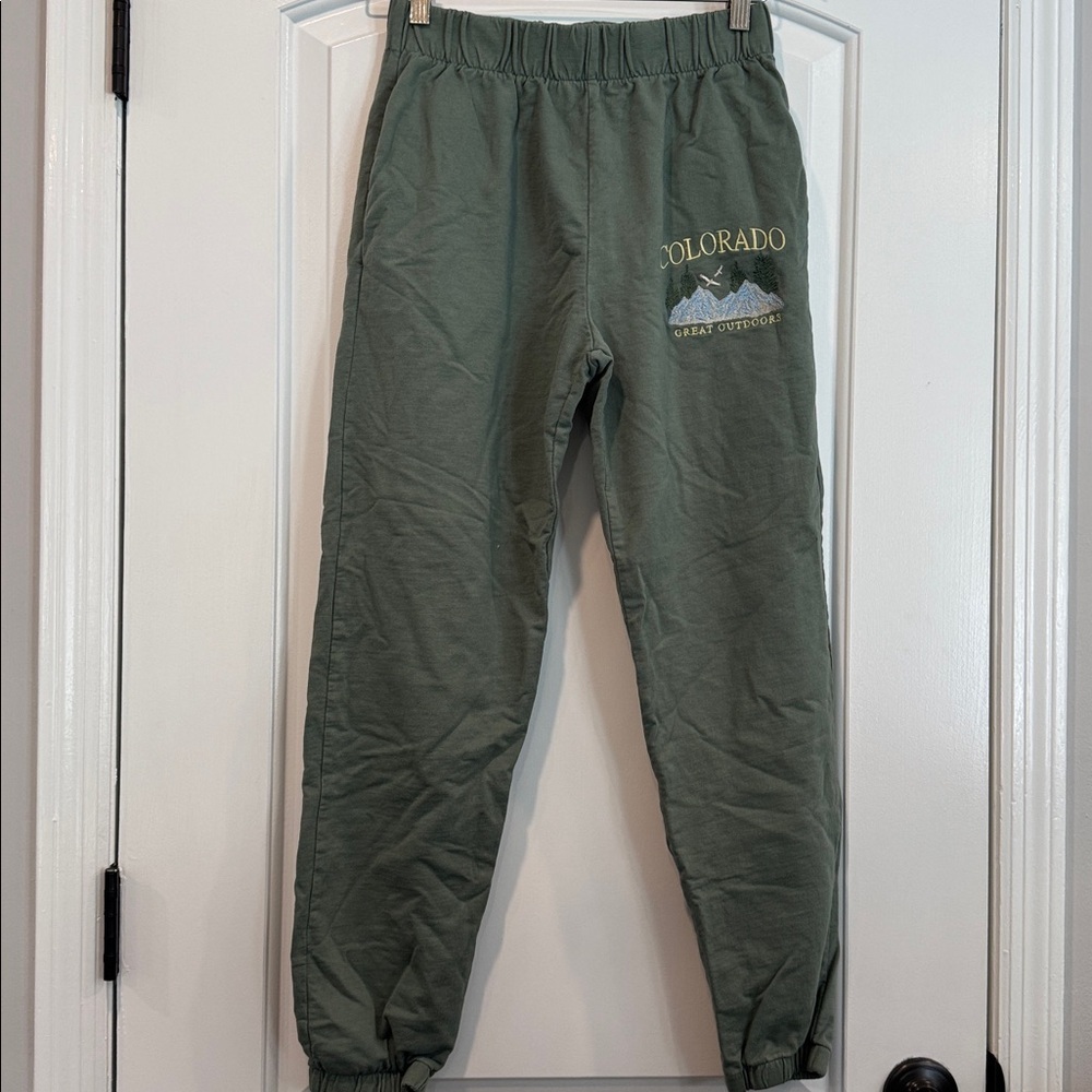 Forever 21 Green Colorado Great Outdoors Sweat-joggers Size Small